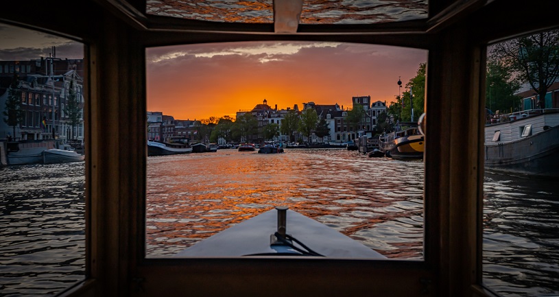 romantic canal cruise amsterdam