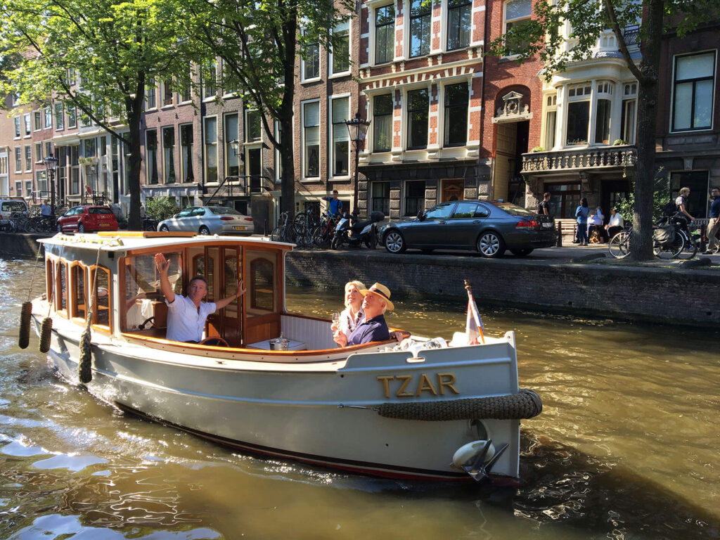 best canal cruise amsterdam