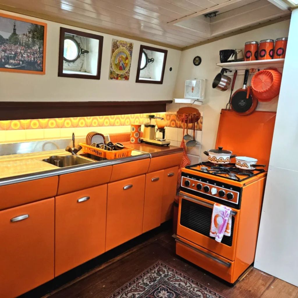 Inside the Houseboatmuseum Amsterdam