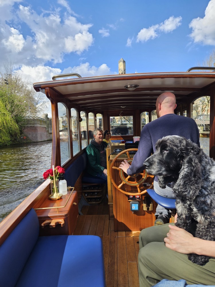 canal tour by local guides amsterdam